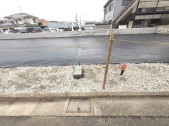 周辺のエリアで他にも沢山売りに出ている物件があります。インターネット掲載前の情報などもありますのでお気軽にお問合せください。まとめてご見学できます。
