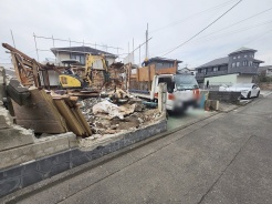 周辺のエリアで他にも沢山売りに出ている物件があります。インターネット掲載前の情報などもありますのでお気軽にお問合せください。まとめてご見学できます。
