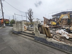 周辺のエリアで他にも沢山売りに出ている物件があります。インターネット掲載前の情報などもありますのでお気軽にお問合せください。まとめてご見学できます。
