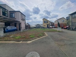 周辺は住宅が建ち並ぶ閑静な住宅街です。
