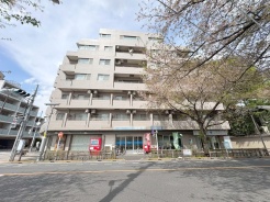 現地のご見学予約もスタートしました。周辺で売りに出ている物件も沢山御座います。まとめてご見学ができますのでお気軽にお申しつけください。
