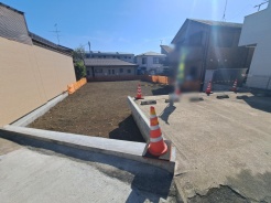 現地のご見学予約もスタートしました。周辺で売りに出ている物件も沢山御座います。まとめてご見学ができますのでお気軽にお申しつけください。
