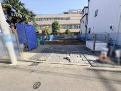 現地のご見学予約もスタートしました。周辺で売りに出ている物件も沢山御座います。まとめてご見学ができますのでお気軽にお申しつけください。
