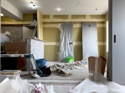 室内は新規に大幅デザインリフォームをしています。