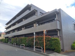 周辺のエリアで他にも沢山売りに出ている物件があります。インターネット掲載前の情報などもありますのでお気軽にお問合せください。まとめてご見学できます。
