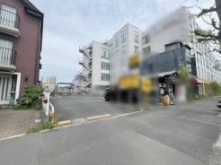 現地ご見学の際、スタッフが様々なご質問に対応いたします、周辺環境、前面道路、建築可能な建物について、ぜひご相談ください。
