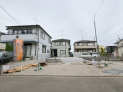 現地のご見学予約もスタートしました。周辺で売りに出ている物件も沢山御座います。まとめてご見学ができますのでお気軽にお申しつけください。
