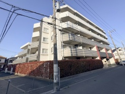 現地のご見学予約もスタートしました。周辺で売りに出ている物件も沢山御座います。まとめてご見学ができますのでお気軽にお申しつけください。
