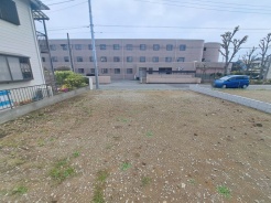 周辺のエリアで他にも沢山売りに出ている物件があります。インターネット掲載前の情報などもありますのでお気軽にお問合せください。まとめてご見学できます。
