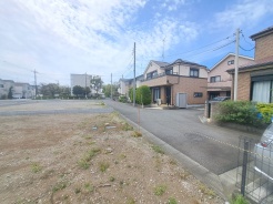 白馬グループの白馬建設にて、プラン作成、イメージパース作成を数日で行えます。　希望の間取りはどの位の大きさか？、一体どの位の広さの土地が適切か？まずはたたき台のプランと見積りを作りましょう、担当者へお申しつけください。
