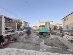 現地のご見学予約もスタートしました。周辺で売りに出ている物件も沢山御座います。まとめてご見学ができますのでお気軽にお申しつけください。
