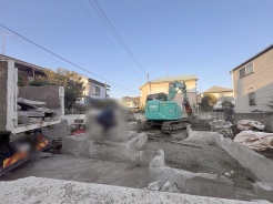 現地のご見学予約もスタートしました。周辺で売りに出ている物件も沢山御座います。まとめてご見学ができますのでお気軽にお申しつけください。
