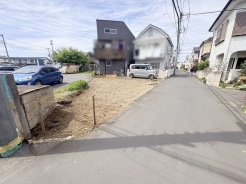 安心して暮らすことのできる住宅街。　住宅地の道路は一般に交通量が少なく車などの騒音が少ないため、住民にとって静かな生活環境が提供されます。
