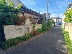 安心して暮らすことのできる住宅街。　住宅地の道路は一般に交通量が少なく車などの騒音が少ないため、住民にとって静かな生活環境が提供されます。
