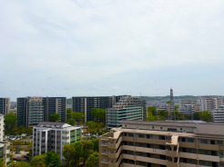 季節の変化や天気の良い日には、バルコニーでの時間が心地よく、気分をリフレッシュさせることができます。