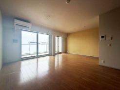 家族が集まっても、まだ余裕。この広さが、心のゆとり