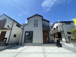 建物が完成しましたので室内のご見学予約スタート。当日のご見学予約も大歓迎です。お気軽にご連絡ください。他にもインターネットに掲載していない情報も沢山ありますので、比較で併せてご見学ができます。
