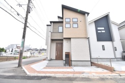 建物が完成しましたので室内のご見学予約スタート。当日のご見学予約も大歓迎です。お気軽にご連絡ください。他にもインターネットに掲載していない情報も沢山ありますので、比較で併せてご見学ができます。
