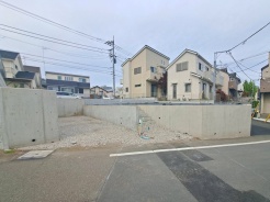 現地のご見学予約もスタートしました。周辺で売りに出ている物件も沢山御座います。まとめてご見学ができますのでお気軽にお申しつけください。
