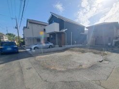 現地のご見学予約もスタートしました。周辺で売りに出ている物件も沢山御座います。まとめてご見学ができますのでお気軽にお申しつけください。
