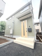 建物が完成しましたので室内のご見学予約スタート。当日のご見学予約も大歓迎です。お気軽にご連絡ください。エステート白馬国分寺店は火曜水曜も営業しております。
