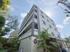 現地のご見学予約もスタートしました。周辺で売りに出ている物件も沢山御座います。まとめてご見学ができますのでお気軽にお申しつけください。
