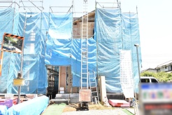 現地のご見学予約もスタートしました。周辺で売りに出ている物件も沢山御座います。まとめてご見学ができますのでお気軽にお申しつけください。
