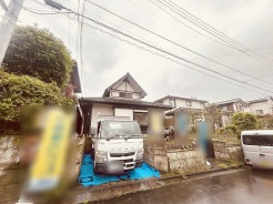 現地のご見学予約もスタートしました。周辺で売りに出ている物件も沢山御座います。まとめてご見学ができますのでお気軽にお申しつけください。
