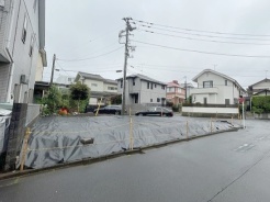 周辺のエリアで他にも沢山売りに出ている物件があります。インターネット掲載前の情報などもありますのでお気軽にお問合せください。まとめてご見学できます。
