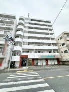 現地のご見学予約もスタートしました。周辺で売りに出ている物件も沢山御座います。まとめてご見学ができますのでお気軽にお申しつけください。
