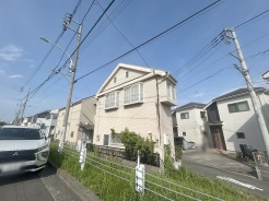 周辺のエリアで他にも沢山売りに出ている物件があります。インターネット掲載前の情報などもありますのでお気軽にお問合せください。まとめてご見学できます。
