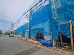 現在建物を建築中です、建築中の物件については現地確認の他、同施工会社の完成施工例のご案内、担当者のプレゼンテーションにてご検討ください。