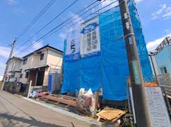 実際に室内をご見学頂くと生活のイメージが広がると思います。家具を置いたイメージや窓からの景色など。周辺で販売に出している物件も一緒にまとめてご見学頂き、比較する事もできます。お気軽に担当スタッフまでお申しつけください。
