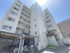現地のご見学予約もスタートしました。周辺で売りに出ている物件も沢山御座います。まとめてご見学ができますのでお気軽にお申しつけください。
