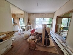 家族が一番集まる場所だから広々としつつも素敵な空間であって欲しい。みんながくつろぐリビングからキッチンまでが一つの空間のように繋がる間取り。
