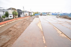 安心して暮らすことのできる住宅街。　住宅地の道路は一般に交通量が少なく車などの騒音が少ないため、住民にとって静かな生活環境が提供されます。
