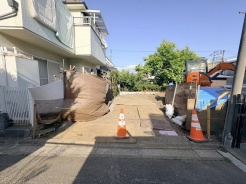 現地のご見学予約もスタートしました。周辺で売りに出ている物件も沢山御座います。まとめてご見学ができますのでお気軽にお申しつけください。
