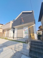 建物が完成しましたので室内のご見学予約スタート。当日のご見学予約も大歓迎です。お気軽にご連絡ください。他にもインターネットに掲載していない情報も沢山ありますので、比較で併せてご見学ができます。
