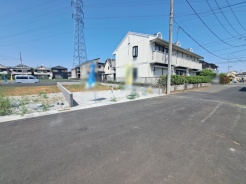 現地ご見学の際、スタッフが様々なご質問に対応いたします、周辺環境、前面道路、建築可能な建物について、ぜひご相談ください。
