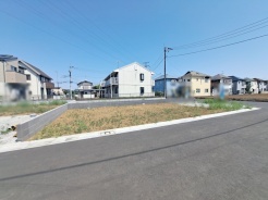 土地物件にはご確認頂くポイントがたくさんございます、土地だけのご見学の際もご遠慮せず、ぜひお気軽に担当スタッフにお申しつけくださいませ。
