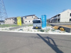 現地のご見学予約もスタートしました。周辺で売りに出ている物件も沢山御座います。まとめてご見学ができますのでお気軽にお申しつけください。
