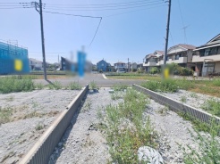 現地ご見学の際、スタッフが様々なご質問に対応いたします、周辺環境、前面道路、建築可能な建物について、ぜひご相談ください。
