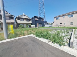 現地ご見学の際、スタッフが様々なご質問に対応いたします、周辺環境、前面道路、建築可能な建物について、ぜひご相談ください。
