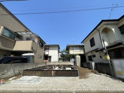 現地のご見学予約もスタートしました。周辺で売りに出ている物件も沢山御座います。まとめてご見学ができますのでお気軽にお申しつけください。
