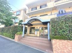 現地のご見学予約もスタートしました。周辺で売りに出ている物件も沢山御座います。まとめてご見学ができますのでお気軽にお申しつけください。
