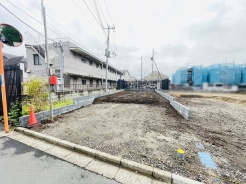 現地のご見学予約もスタートしました。周辺で売りに出ている物件も沢山御座います。まとめてご見学ができますのでお気軽にお申しつけください。
