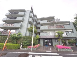 現地のご見学予約もスタートしました。周辺で売りに出ている物件も沢山御座います。まとめてご見学ができますのでお気軽にお申しつけください。
