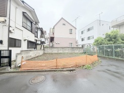 周辺のエリアで他にも沢山売りに出ている物件があります。インターネット掲載前の情報などもありますのでお気軽にお問合せください。まとめてご見学できます。
