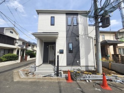 現地のご見学予約もスタートしました。周辺で売りに出ている物件も沢山御座います。まとめてご見学ができますのでお気軽にお申しつけください。
