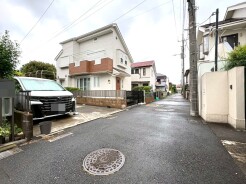 周辺のエリアで他にも沢山売りに出ている物件があります。インターネット掲載前の情報などもありますのでお気軽にお問合せください。まとめてご見学できます。
